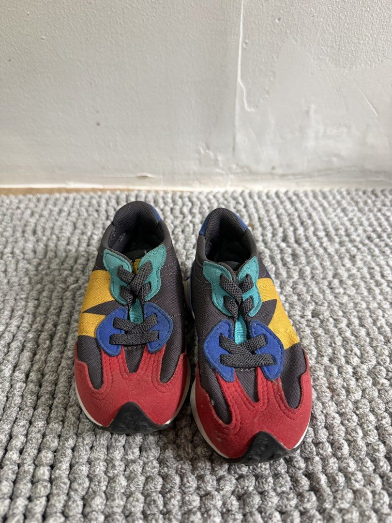 New Balance Kids Sneakers (Category: Babies & Kids Fashion) located in Paranaque City. Submitted by cellybelly (Listing ID 1461329976, Image 1). Description: .