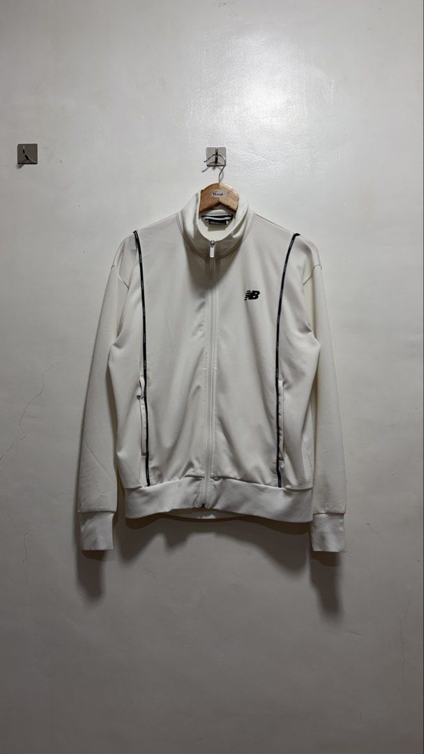 New Balance Offwhite Track Jacket (Category: Coats, Jackets and Outerwear) located in Manila. Submitted by petlover777 (Listing ID 1461558041, Image 1). Description: Best fit to medium to large (22 x 26) GOOD AS NEW! NO ISSUE 📍Pick up location: Barangay 235 Hall Abad Santos Manila 🛵Delivery: J&t | Lalamove.