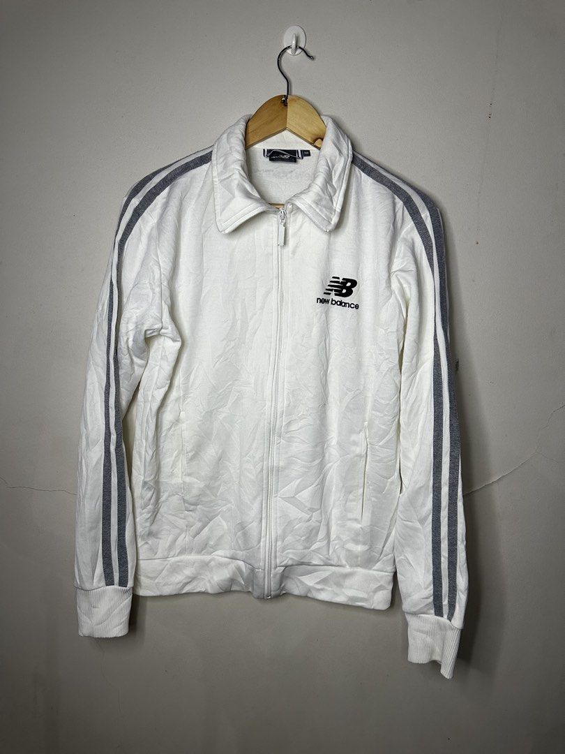 NEW BALANCE TRACK JACKET (Category: Coats, Jackets and Outerwear) located in Molave. Submitted by thriftmate13 (Listing ID 1461419023, Image 1). Description: .
