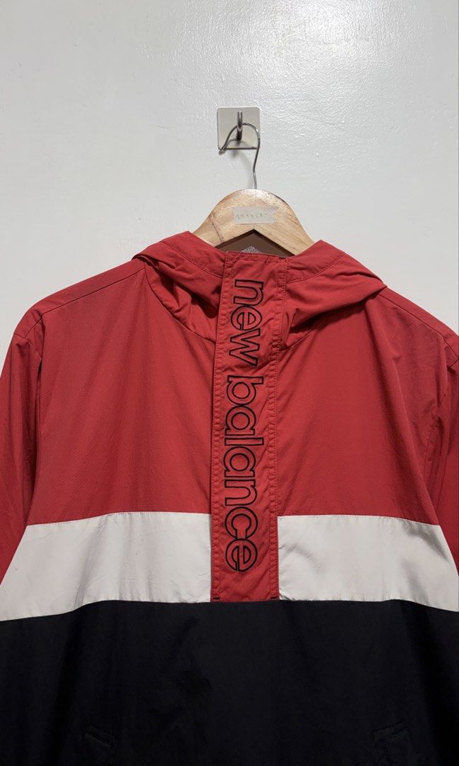 New Balance Tritone Windbreaker (Category: Coats, Jackets and Outerwear) located in Manila. Submitted by petlover777 (Listing ID 1461557972, Image 2). Description: Best fit to large to xl (23.5 x 28.5) GOOD AS NEW! NO ISSUE 📍Pick up location: Barangay 235 Hall Abad Santos Manila 🛵Delivery: J&t | Lalamove.