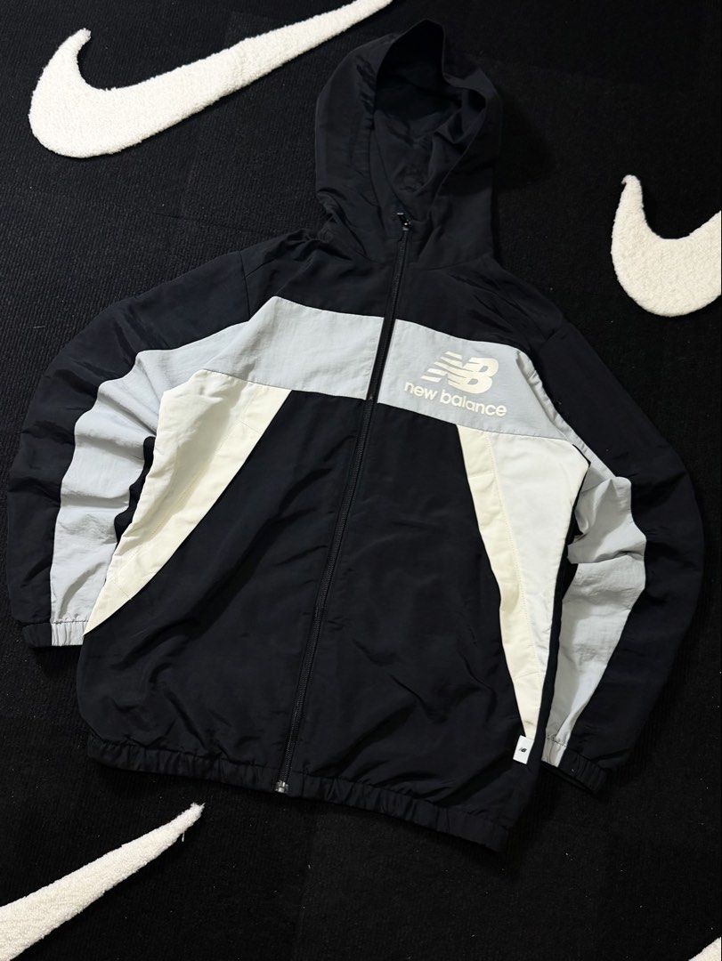 new balance windbreaker jacket (Category: Activewear) located in Manila. Submitted by styleandfly191238 (Listing ID 1461328150, Image 3). Description: length 27 width 23 issue none excllent condition complete tags and original color may vary due to light dm me for more inquiry mop g cash courier jnt or lalamove.