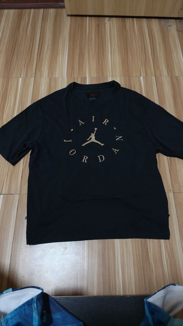 Nike & Air Jordan T-Shirts Bundle (Category: Tshirts & Polo Shirts ) located in Manila. Submitted by meymey.12 (Listing ID 1461515253, Image 3). Description: - Bundle of 4 t-shirts - Includes: 2 black Nike t-shirts, 1 black Air Jordan t-shirt, 1 white Air Jordan t-shirt - Perfect for casual wear - Selling as a set.