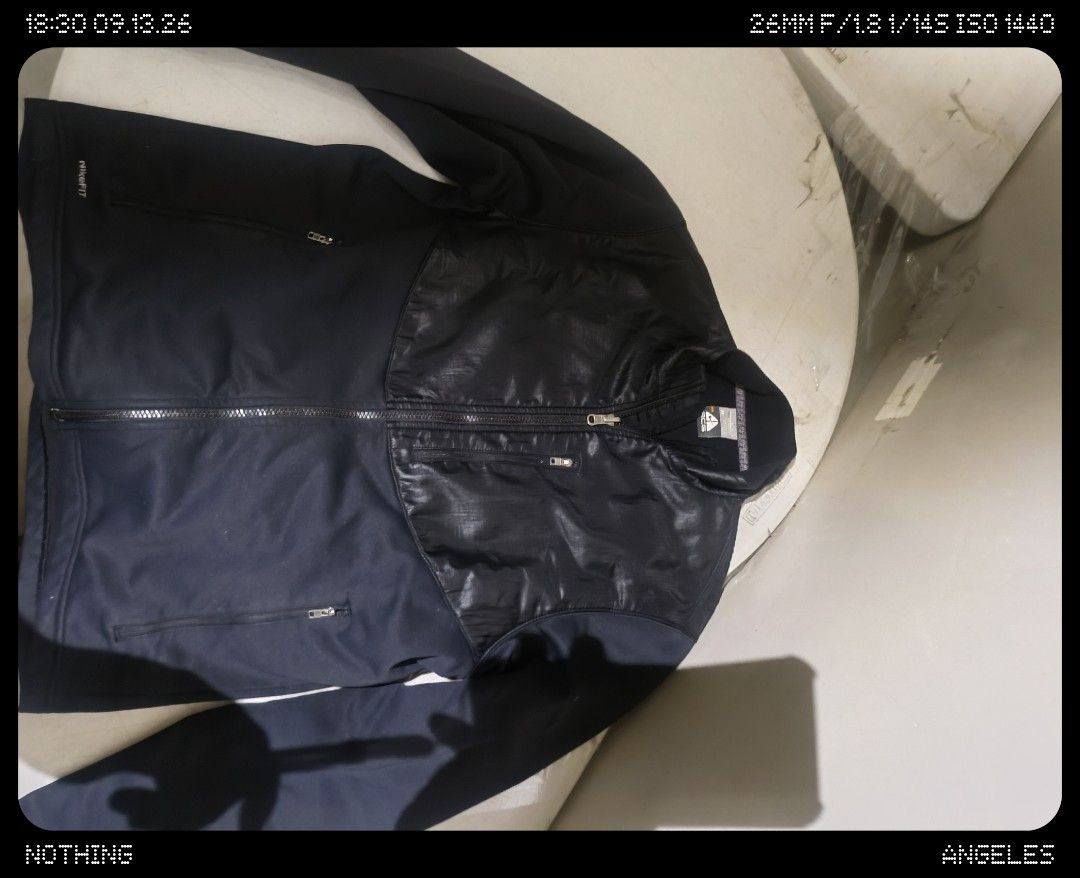 Nike ACG fit therma (Category: Coats, Jackets and Outerwear) located in Angeles City. Submitted by poweredbyrice (Listing ID 1461449067, Image 3). Description: Nike ACG Fit therma size Medium angeles location w-21-22 L-27.