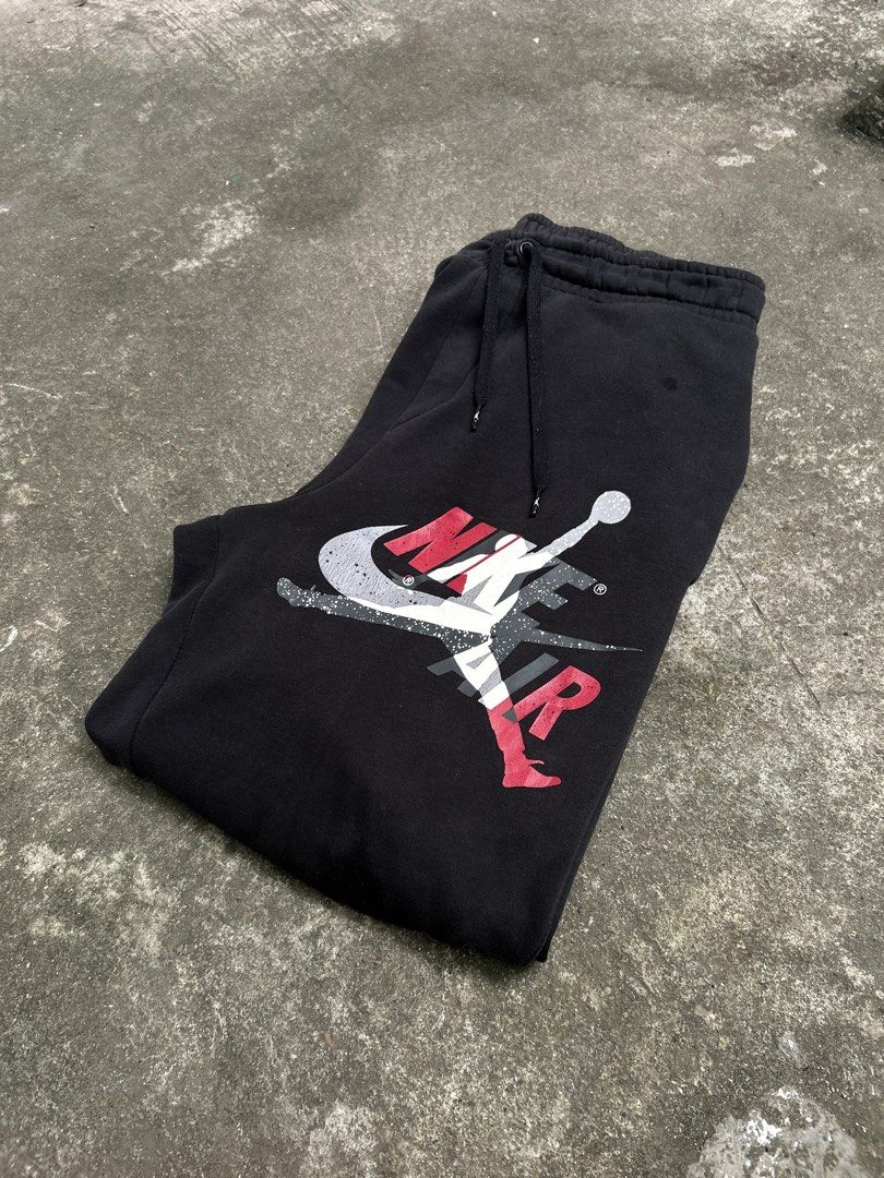 Nike Air Jordan (Category: Joggers) located in Pateros City. Submitted by _ramonparian (Listing ID 1461423117, Image 1). Description: W: 32 L: 39 Color R: 8.5/10.