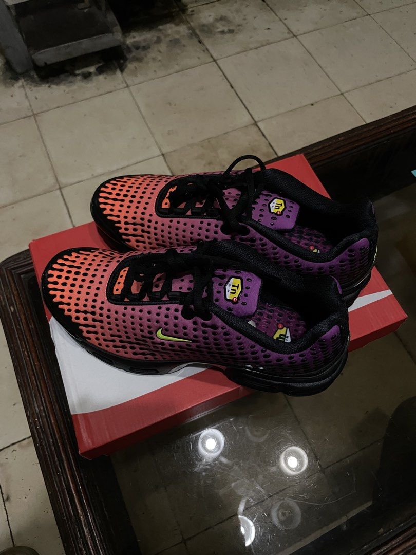 Nike Airmax Plus TN 7 Dusk (Category: Sneakers) located in Makati City. Submitted by muhill (Listing ID 1461475938, Image 2). Description: BELOW SRP/ BRAND NEW PHP 9,500 ( srp 10,295) NEGO - size 9 US - with box - never used - originally released in 2005 but brought back by nike in oct 2025 - gcash or COD - makati area - dm for more details .