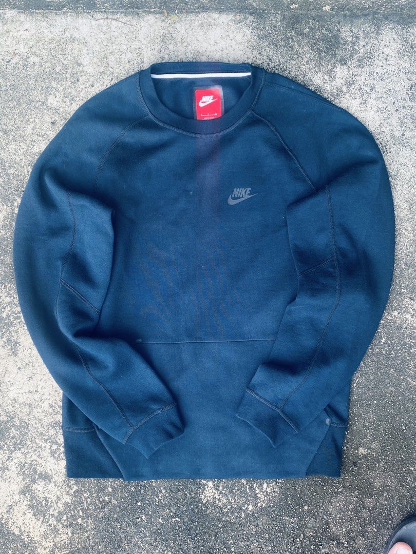 Nike blue orig (Category: Coats, Jackets and Outerwear) located in Manila. Submitted by mr.borreros (Listing ID 1461447694, Image 1). Description: Walang issue walang himulmol.