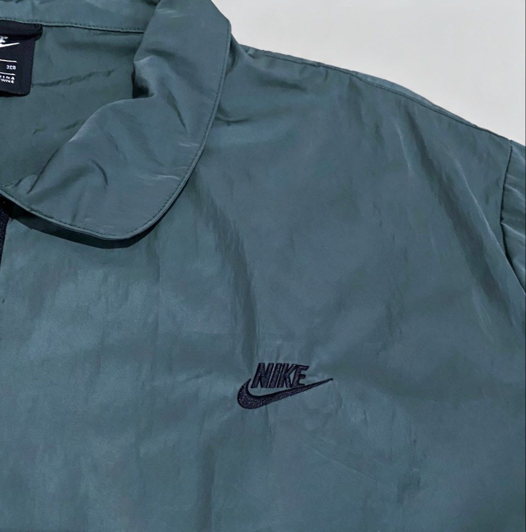 Nike bomber jacket (Category: Tshirts & Polo Shirts ) located in Bato. Submitted by itsmethriftlist (Listing ID 1461432165, Image 3). Description: N/Ke bomber jacket Big size Size :3XL Dimes L30W33 Excellent condition Loca:Camarines sur (Bicol) Dm🏷️.