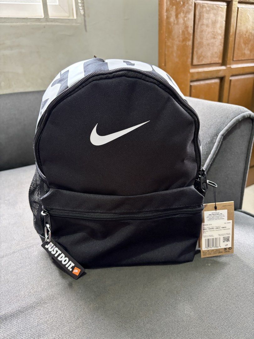Nike Brasilia Mini Backpack (11L) (Category: Other Babies Going Out Needs) located in Rizal. Submitted by summer_cruller (Listing ID 1461408817, Image 1). Description: *100% original, with receipt from Nike store *Brand new, never used. With complete original packaging *Compact size. For kids pero pwede rin for adults. Cutesy size. *No flaws. Pwede sa maselan. Pwede pang-gift..