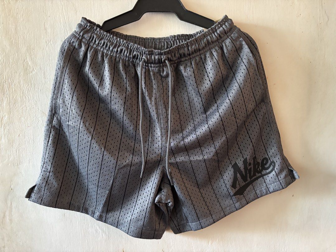 Nike club flow shorts (Category: Shorts) located in Paranaque City. Submitted by kgreyes (Listing ID 1461401746, Image 1). Description: Size: small (13.5Lx16W) Above knee length Brand new 1500 plus sf Parañaque City.