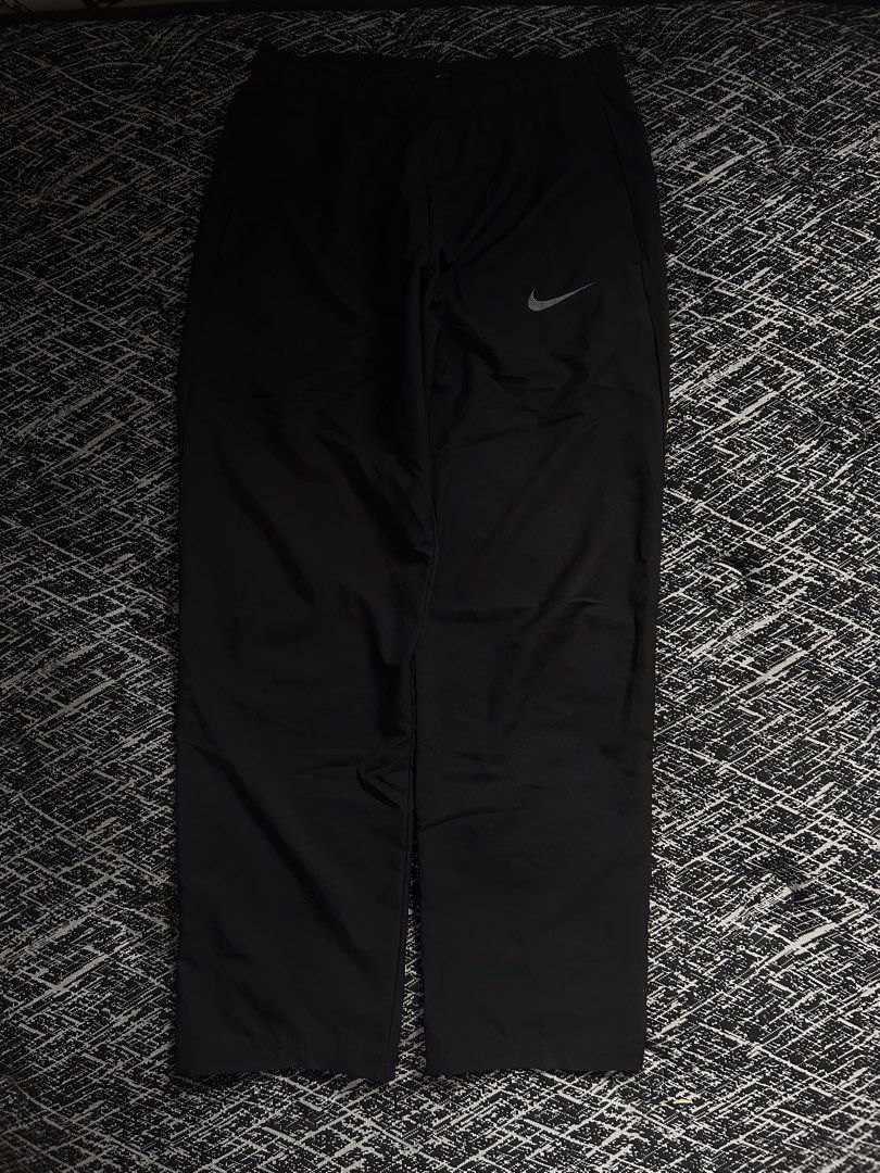 NIKE DRI-FIT EMBROIDERED LOGO (Category: Joggers) located in Caloocan City. Submitted by johnelmohi65658 (Listing ID 1461340488, Image 1). Description: .
