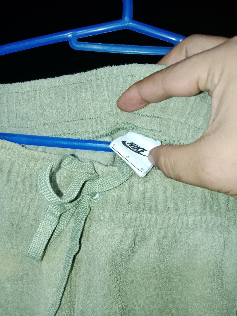 Nike fleece Apple Green tye dye (Category: Shorts) located in Manila. Submitted by mickmickthriftedshop (Listing ID 1461454152, Image 3). Description: 30 to 36 haba 19.