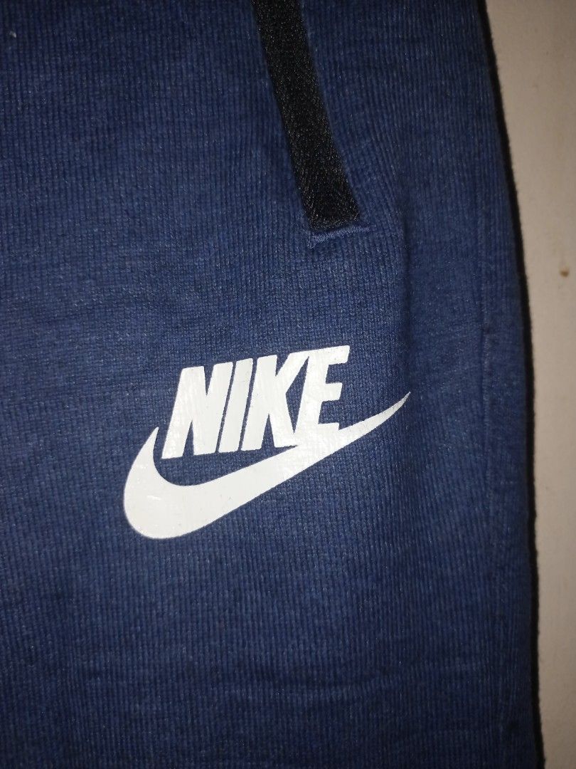 Nike fleece jogger pants (Category: Joggers) located in Manila. Submitted by kenny200024 (Listing ID 1461487263, Image 3). Description: Nike fleece jogger pants - size medium - actual measurement waistline 30-36 width 15 | length 36.5 - excellent condition.
