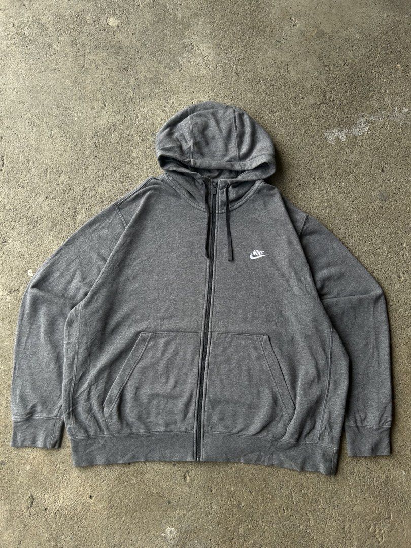 Nike Grey Full Zip Hoodie (Category: Hoodies) located in Santa Cruz. Submitted by uyaxxxxx (Listing ID 1461454157, Image 1). Description: Nike Sportswear Club Fleece Men’s Full-Zip Hoodie Widht- 26 Lenght-30 Colorate 10/10 no issue Goodcondition! pm more details! 📩.