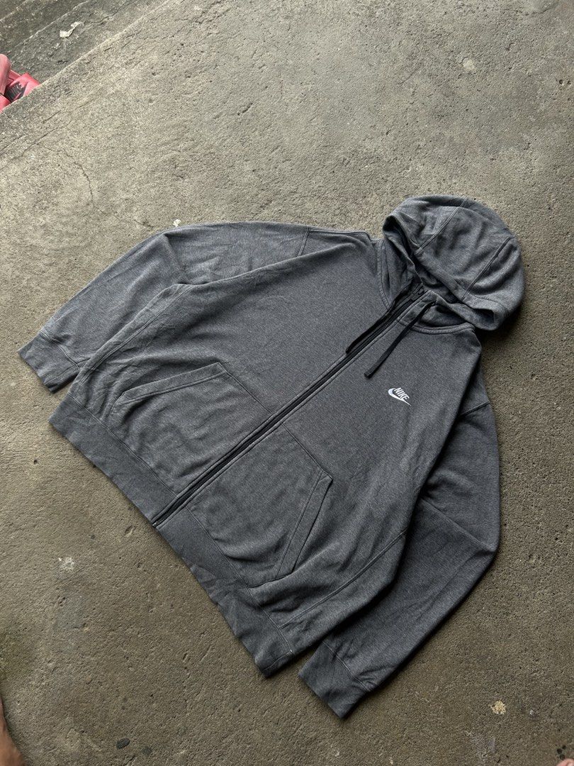 Nike Grey Full Zip Hoodie (Category: Hoodies) located in Santa Cruz. Submitted by uyaxxxxx (Listing ID 1461454157, Image 2). Description: Nike Sportswear Club Fleece Men’s Full-Zip Hoodie Widht- 26 Lenght-30 Colorate 10/10 no issue Goodcondition! pm more details! 📩.