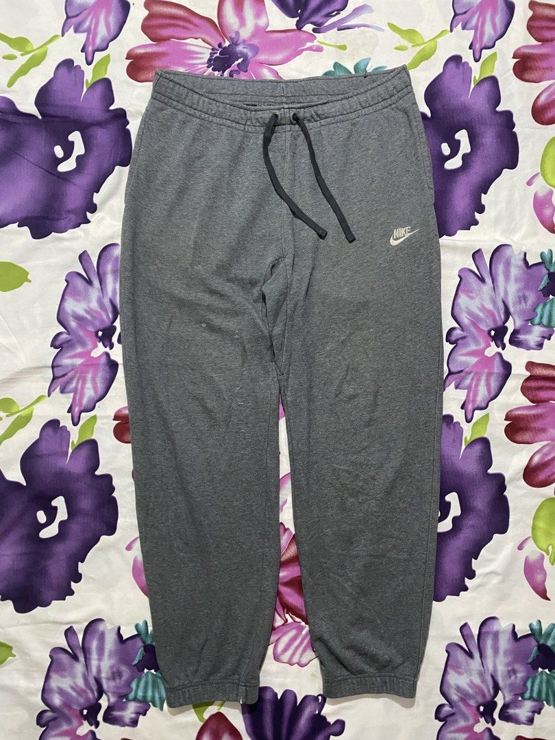 Nike Grey Sweatpants Joggers Size XL (Category: Joggers) located in Las Pinas. Submitted by johnpaul2525 (Listing ID 1461325853, Image 1). Description: - Grey Nike sweatpants - Size XL - Elastic waistband with drawstring - Ideal for casual wear or lounging.