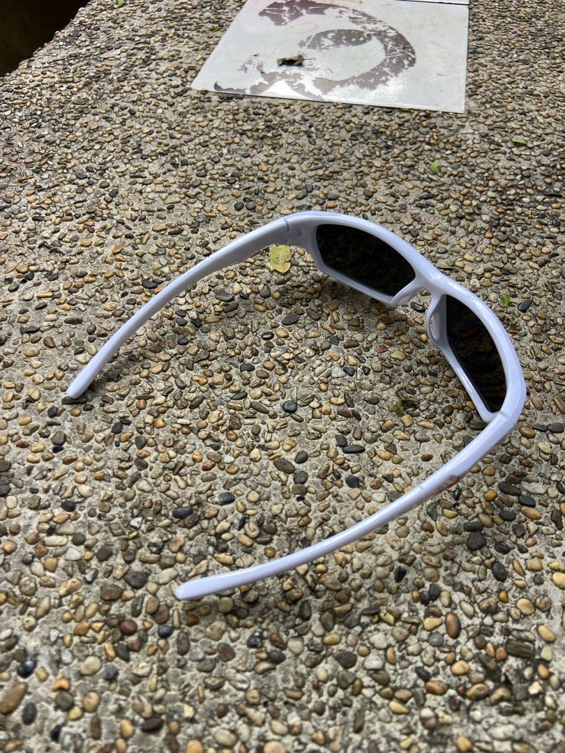 Nike JOLT sunglasses (Category: Sunglasses & Eyewear) located in Quezon City. Submitted by g00dwillph (Listing ID 1461484739, Image 3). Description: .