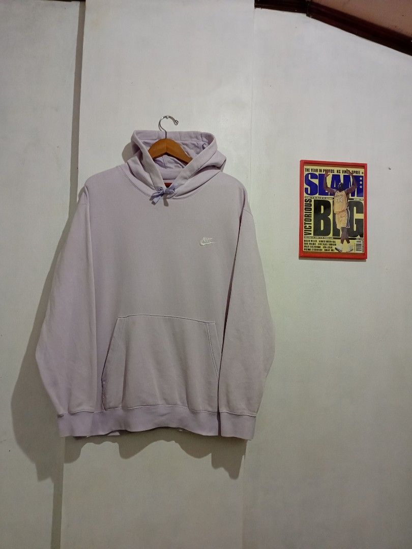 Nike Logo Hoodie (Category: Hoodies) located in Caloocan City. Submitted by NEWBORNVTG (Listing ID 1461407274, Image 2). Description: Nike Logo Hoodie (Light Purple) Size: L - XXL Dimes: 29L × 28W Condition: 9/10 (Tiny stains) Mode of Delivery • J&T Express • Lalamove (Abono Service) Mode of Payment • GCash • GoTyme Bank • PSBank Thank you! God Bless!.