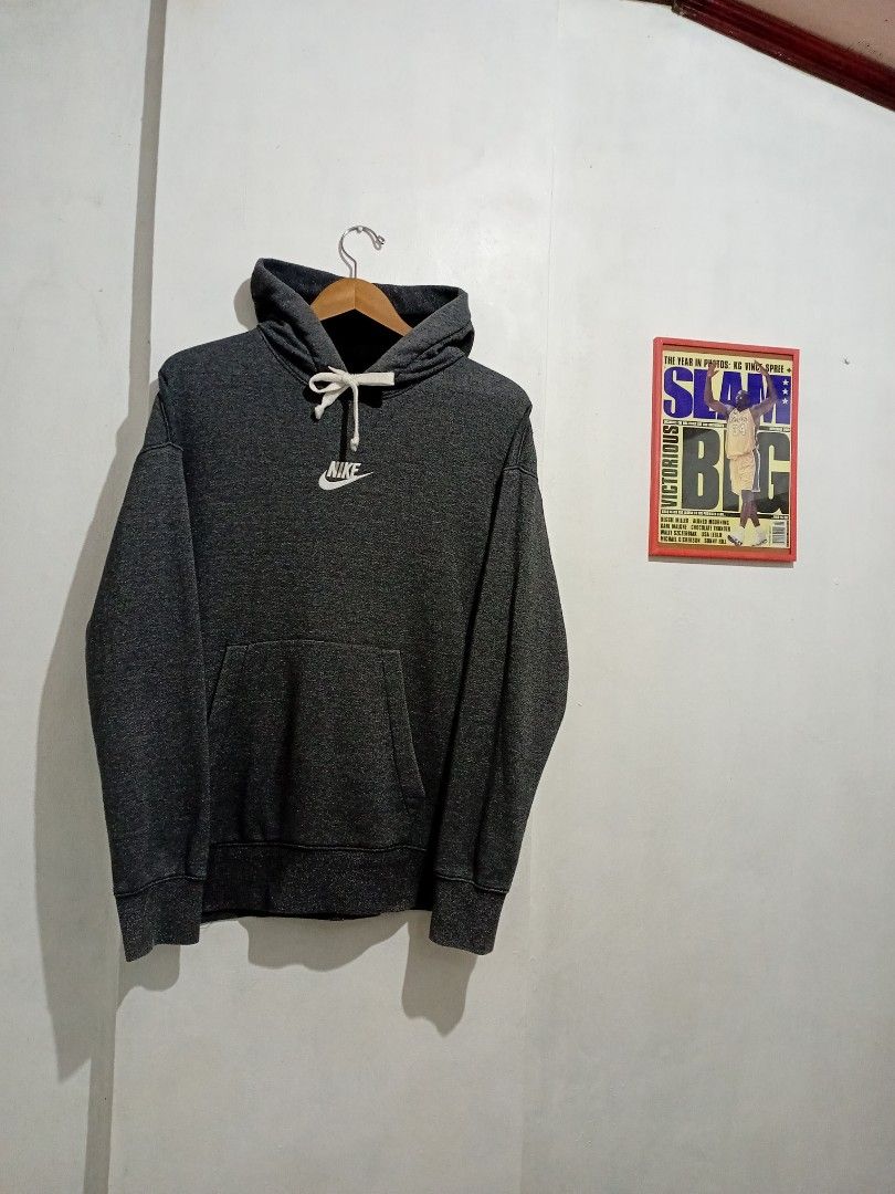 Nike Mid Logo Hoodie (Category: Hoodies) located in Caloocan City. Submitted by NEWBORNVTG (Listing ID 1461408417, Image 2). Description: Nike Mid Logo Hoodie Size: L Dimes: 28L × 22W Condition: 10/10 Mode of Delivery • J&T Express • Lalamove (Abono Service) Mode of Payment • GCash • GoTyme Bank • PSBank Thank you! God Bless!.