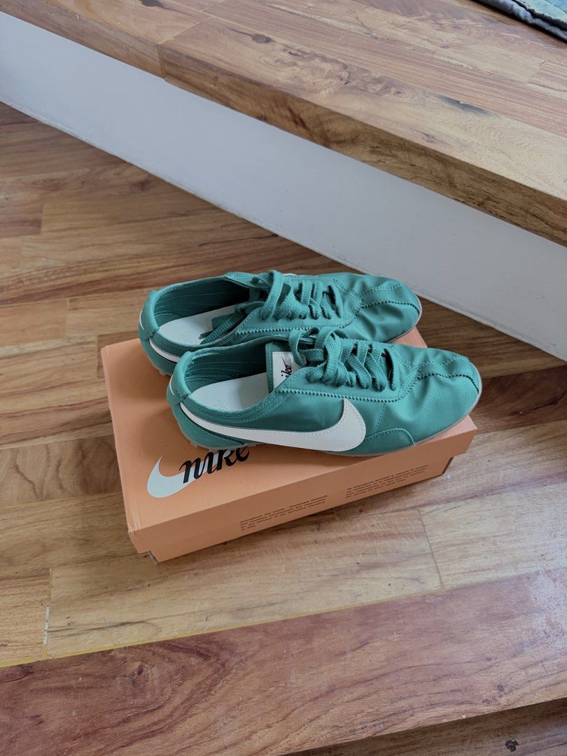 Nike moon shoe (Category: Sneakers) located in Cauayan City . Submitted by _thriftyfinds (Listing ID 1461384274, Image 2). Description: Brand new Authentic Nike Moon shoe Size 7.5w Name ur price! .