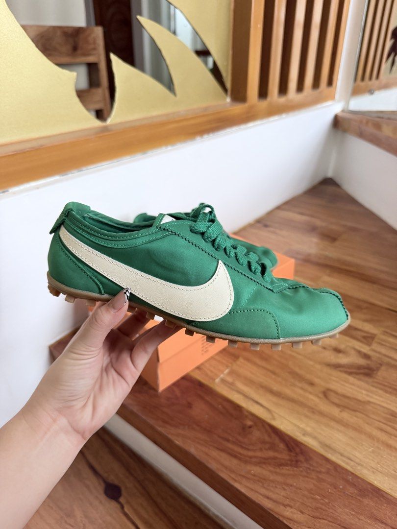 Nike moon shoe (Category: Sneakers) located in Cauayan City . Submitted by _thriftyfinds (Listing ID 1461384274, Image 3). Description: Brand new Authentic Nike Moon shoe Size 7.5w Name ur price! .