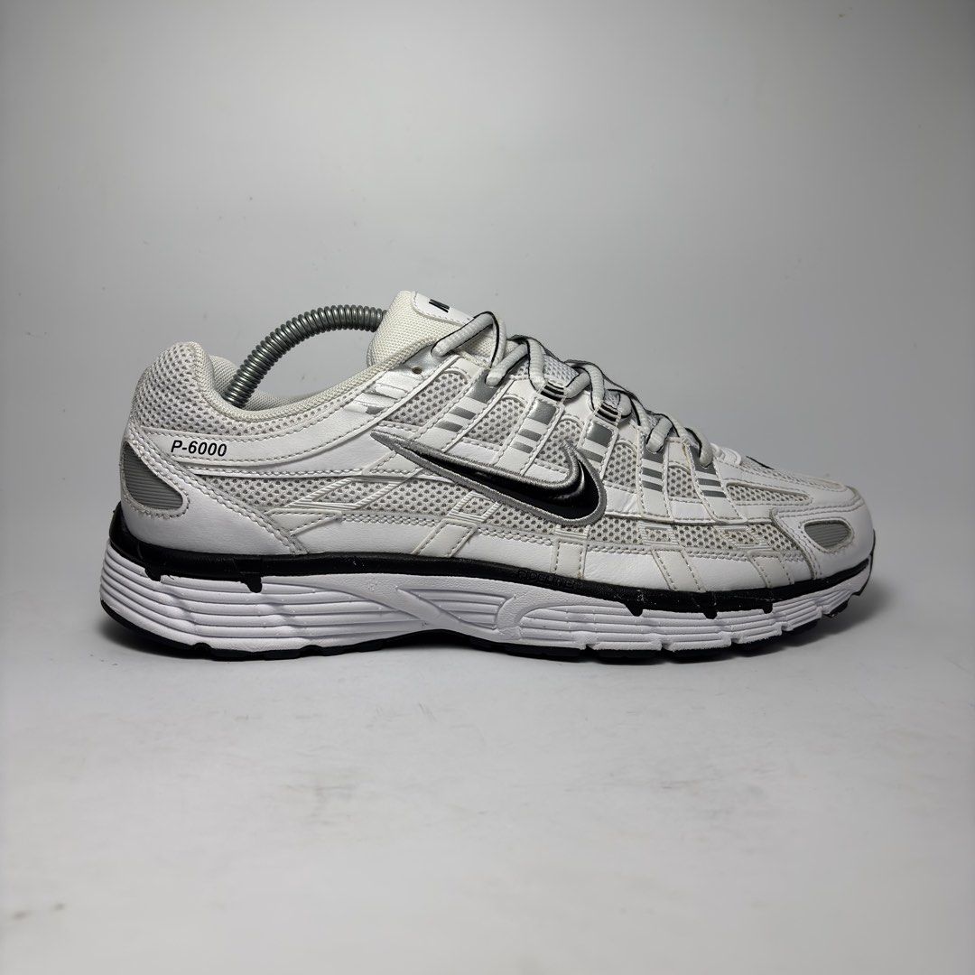 NIKE P-6000 WHITE METALLIC SILVER BLACK (Category: Sneakers) located in Cebu City. Submitted by kylokicks77 (Listing ID 1461534795, Image 3). Description: Nike P-6000 White Metallic Silver Black Legit/Authentic pair ✅ Size: 8.5us(men’s) | 42euro | 26.5cm Excellent to as new condition No issue Loc: Lapu-Lapu City, Cebu 📍 DM me if interested 📩🙌🏽 P.S. Colors may vary due to lighting..