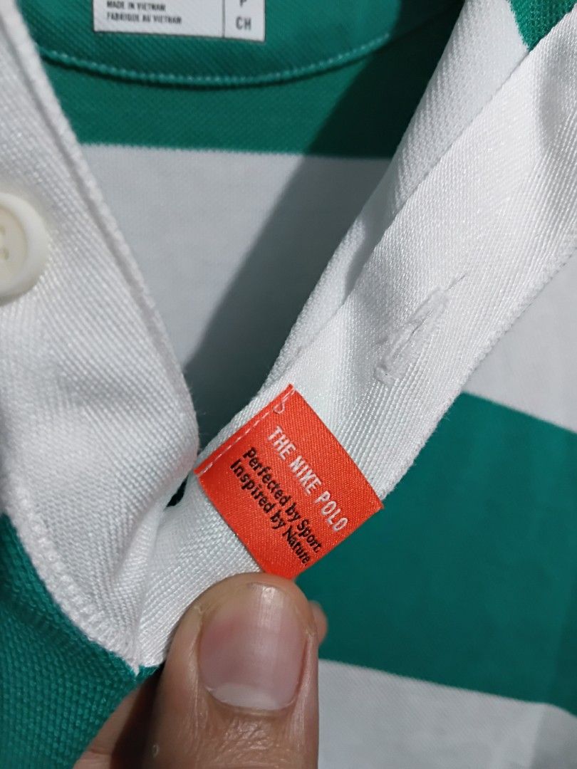 NIKE POLO (Category: Tshirts & Polo Shirts ) located in Calasiao. Submitted by thriftkartel26 (Listing ID 1461371300, Image 3). Description: .