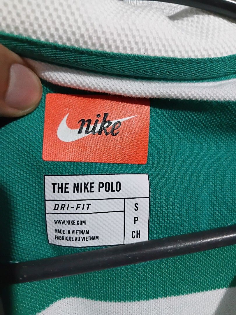 NIKE POLO (Category: Tshirts & Polo Shirts ) located in Calasiao. Submitted by thriftkartel26 (Listing ID 1461371300, Image 2). Description: .
