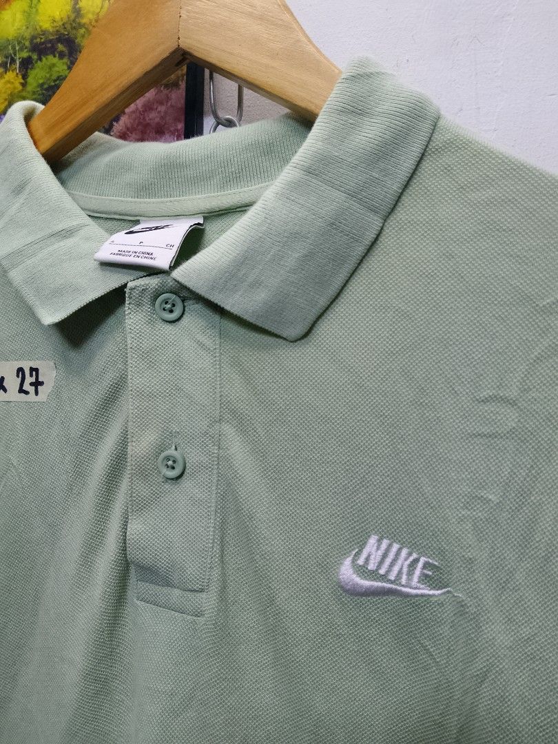 nike polo shirt (Category: Tshirts & Polo Shirts ) located in Valenzuela. Submitted by joshwrldselection (Listing ID 1461555580, Image 2). Description: medium - large very good condition need wash only thrift..