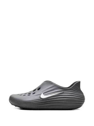NIKE ReactX Rejuven8 （分類：波鞋）位於 Hong Kong。 由 wongt1995 提交（商品編號 1461365027，圖片 1）。簡介： 正貨 正常使用痕跡 盒少殘 歡迎帶價pm NIKE ReactX Rejuven8 涼鞋，灰色。設計簡約，適合日常穿搭。鞋面有多個透氣孔，提供良好的通風性。鞋底具有一定的緩震效果，提供舒適的穿著體驗。 適合休閒或運動時穿著。。