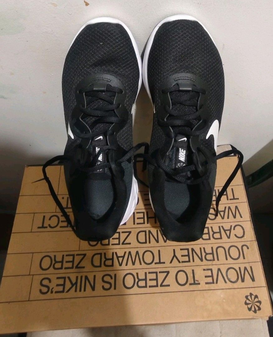 Nike Revolution Running Shoes (Category: Activewear) located in Manila. Submitted by dlavarias398288 (Listing ID 1461465360, Image 2). Description: Can fit 8 to 8.5 good as new price negotiable .
