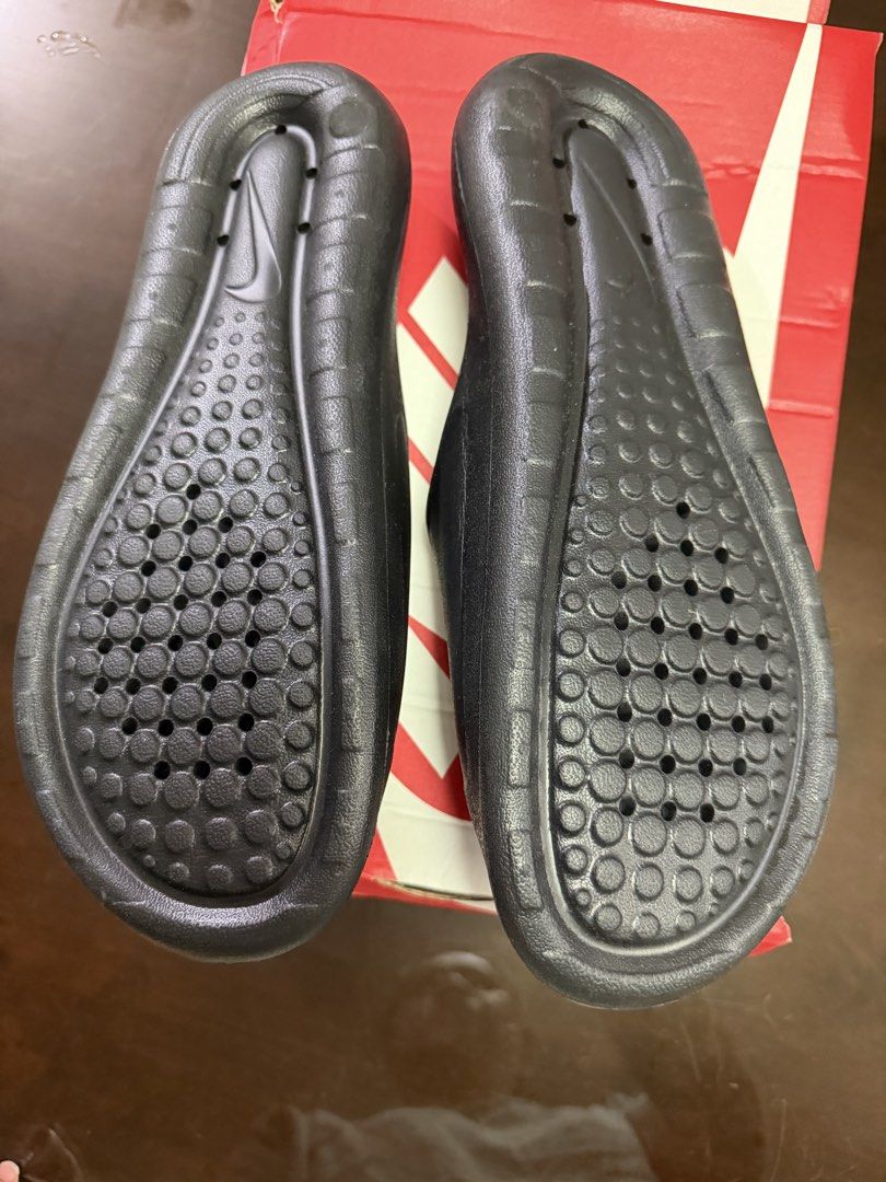 Nike Slippers (Category: Slippers & Slides) located in Bulacan. Submitted by ellehcco (Listing ID 1461455301, Image 3). Description: Brand New! Bought from Nike Store Online RFS: wrong size authentic bought for 1,045 selling for 800 only.