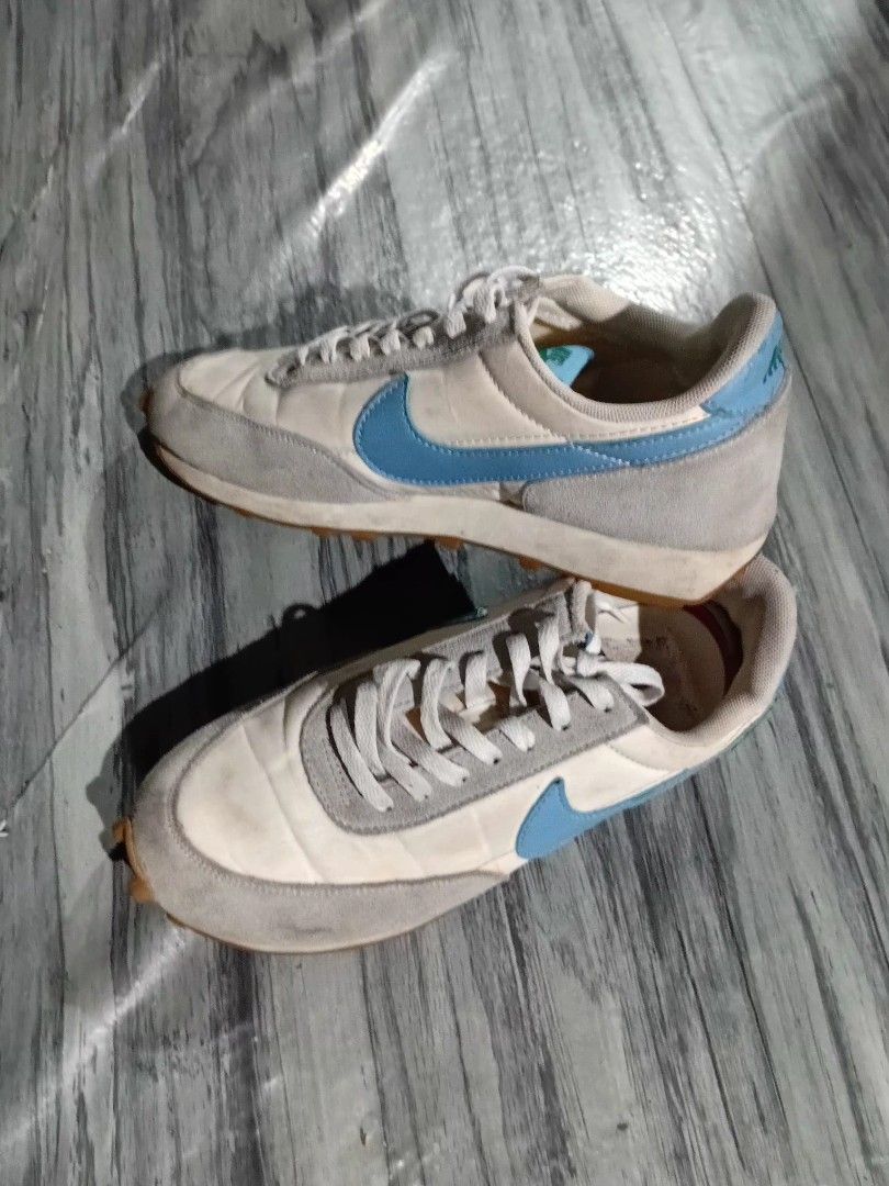 Nike Sneakers (Category: Sneakers) located in Mercedes. Submitted by kiel1 (Listing ID 1461455132, Image 3). Description: size 41-43 issue last pic 700+SF (negotiable offer lang) need washed lang din kasi madumi LOC:Daet Camarines Norte (bicol) Luzon lang DM📩.