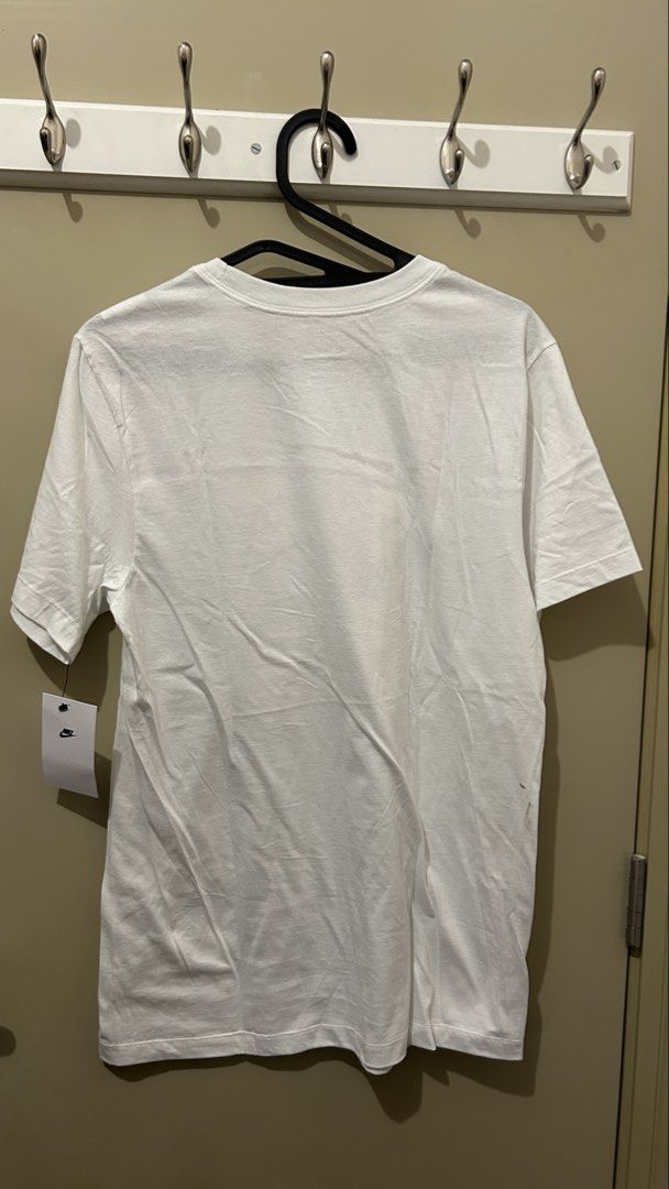 Nike Sportswear Shirt (Category: Tshirts & Polo Shirts ) located in Manila. Submitted by juju0nthebeat (Listing ID 1461458841, Image 2). Description: Nike Sportswear Shirt Size: Small slight dirst on back (last pic), completely removable loc: Paco, Manila.
