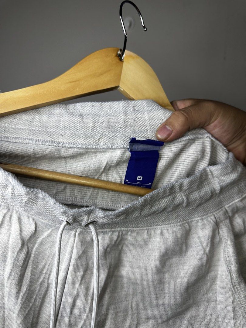 NIKE SWEAT SHORT (Category: Shorts) located in Molave. Submitted by thriftmate13 (Listing ID 1461413490, Image 3). Description: .