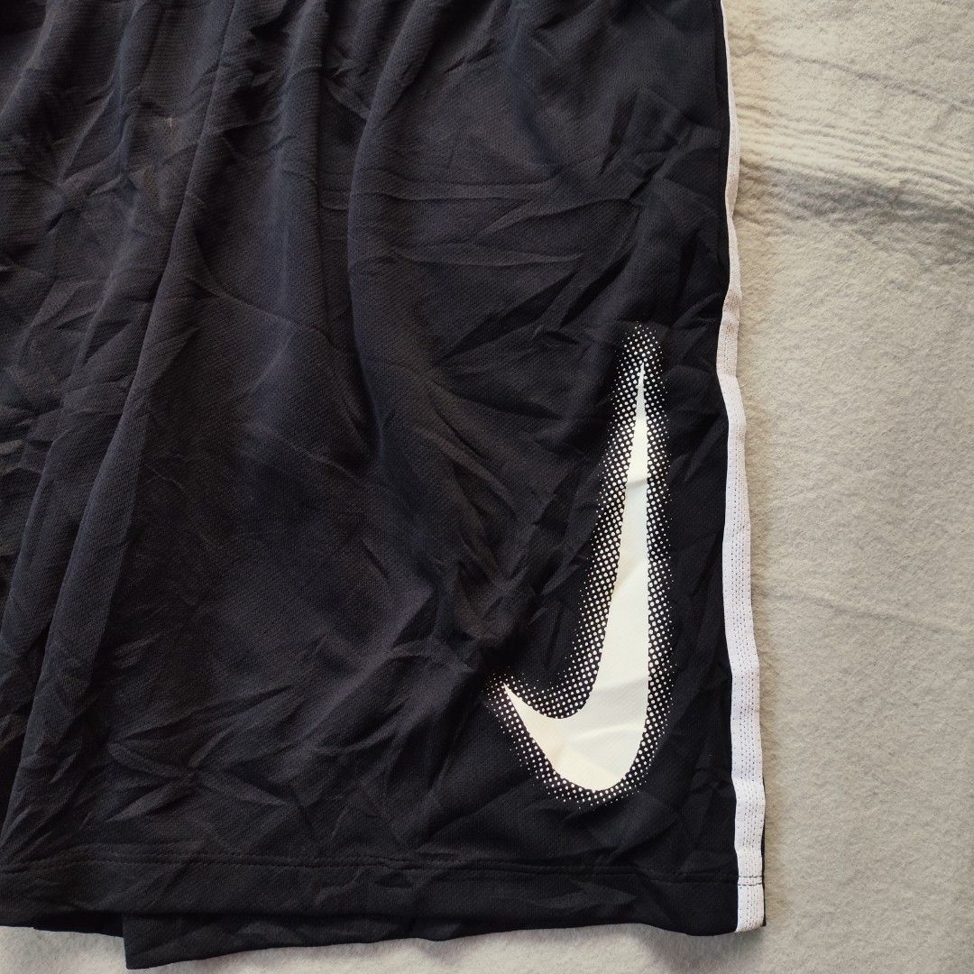 Nike Swoosh Short (Category: Activewear) located in Balamban. Submitted by winston.jude (Listing ID 1461352438, Image 3). Description: fit in medium waist:27-32 length:17 leg opening:12 like new condition no issues 550+sf🤝.