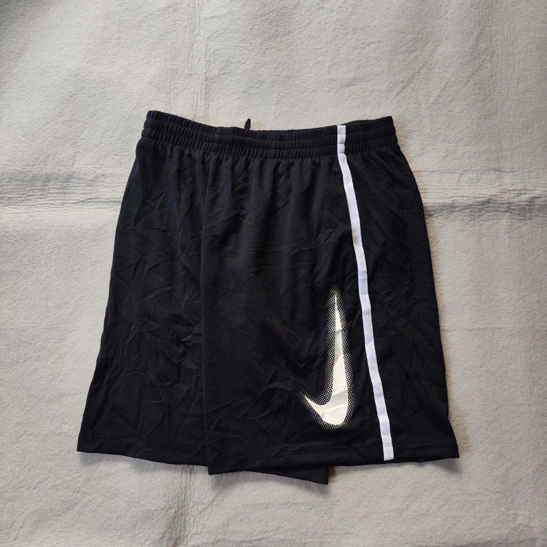 Nike Swoosh Short (Category: Activewear) located in Balamban. Submitted by winston.jude (Listing ID 1461352438, Image 2). Description: fit in medium waist:27-32 length:17 leg opening:12 like new condition no issues 550+sf🤝.