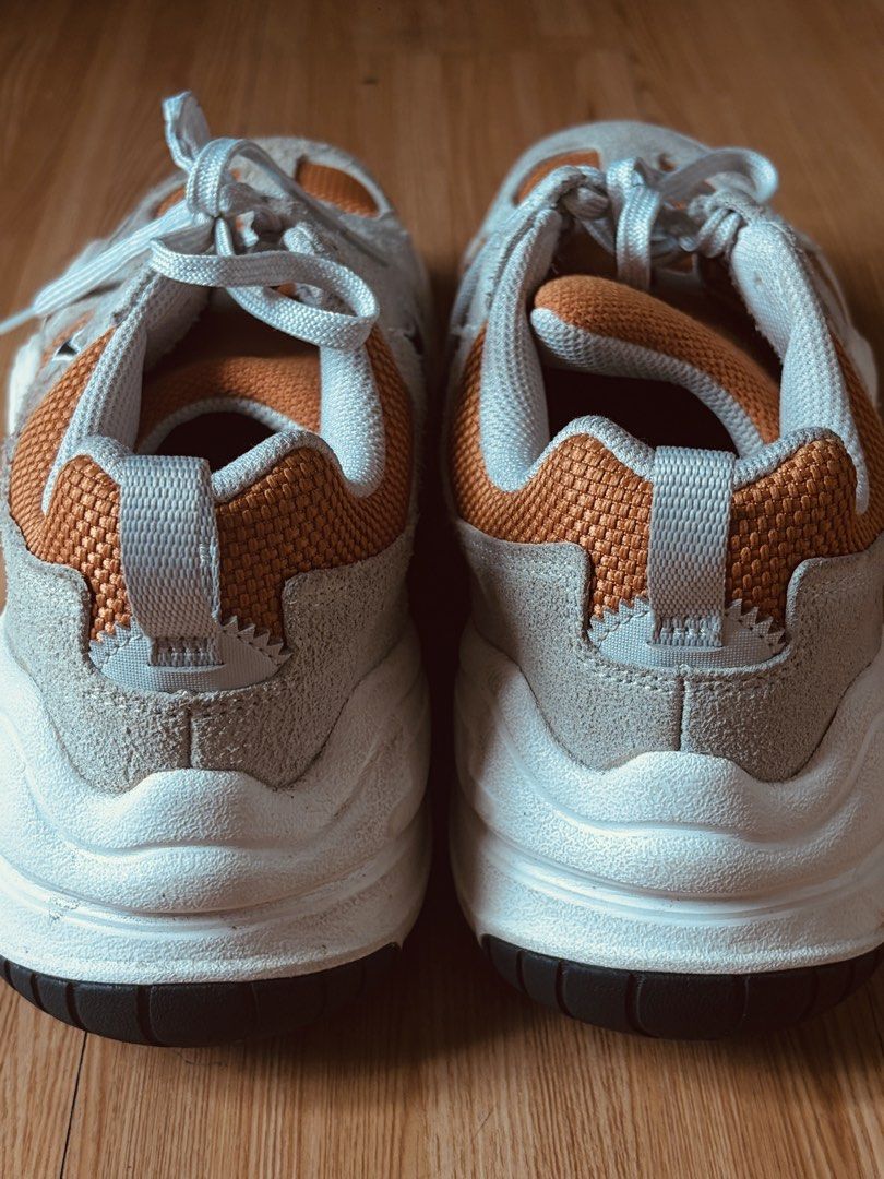 Nike Tech Hera sneakers (Category: Casual Shoes) located in Manila. Submitted by thenewmen96 (Listing ID 1461403411, Image 2). Description: Nike Tech Hera sneakers Monarch and Light Bone colorway color condition : 8.5/10 (super nice condition pa need wash lang) quality : 9.5/10 size : US : 9.5 UK : 8.5 EUR : 43 CM : 27.5 BR : 41 what you see is what you get rfs : declutter .