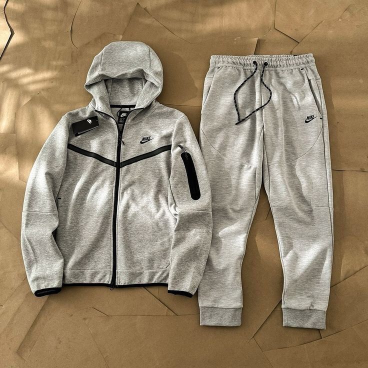 NIKE TECH SET (Category: Hoodies) located in Himamaylan. Submitted by ilovemyswag67 (Listing ID 1461482347, Image 3). Description: BRANDNEW TO MGA TOL ADD SF NALANG FREE SF IF SET KINUHA 1500 PANTS 1900 HOODIE .