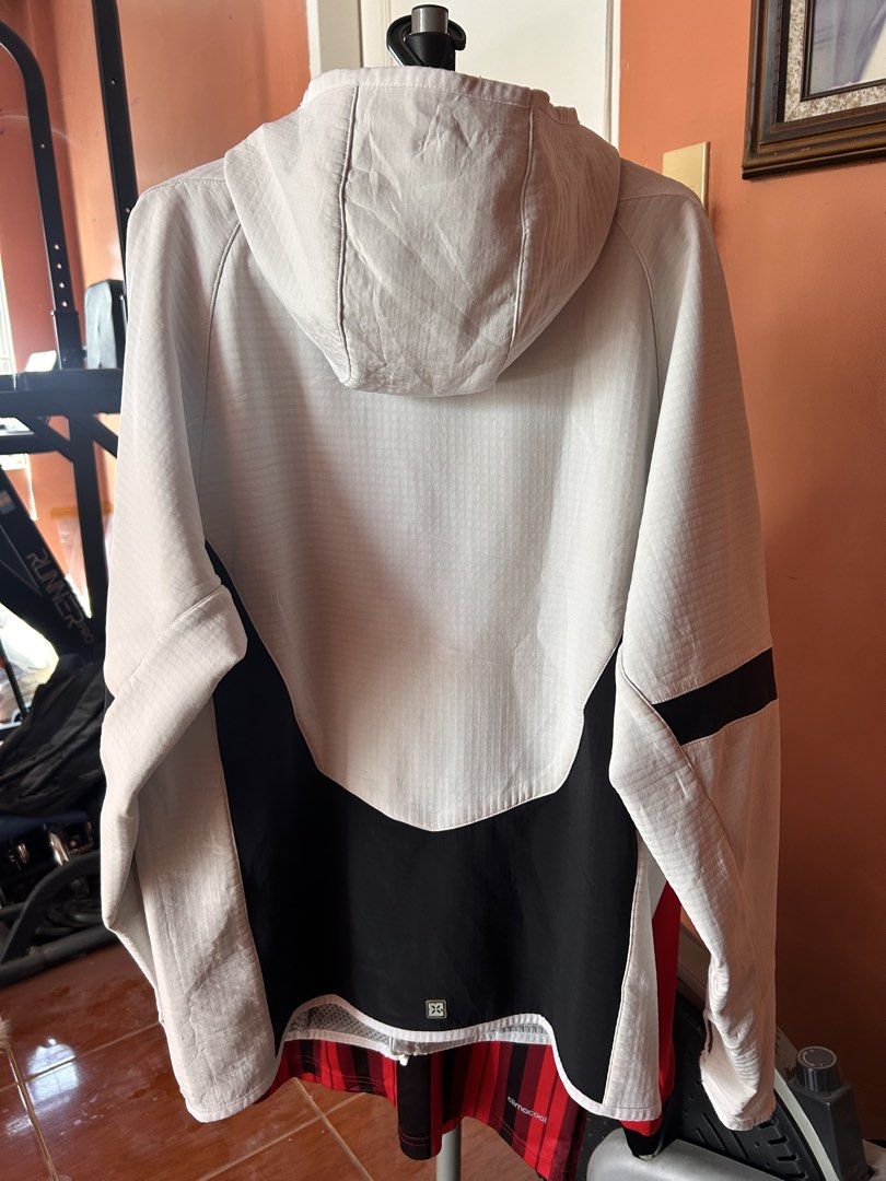 Nike Thermal Sphere Full Zip (Category: Coats, Jackets and Outerwear) located in Cebu City. Submitted by recypparel (Listing ID 1461351362, Image 3). Description: Size S on tag | fits M-L W- 22” L- 28” no issues, new condition washed and ready to wear! 📍Cebu City.