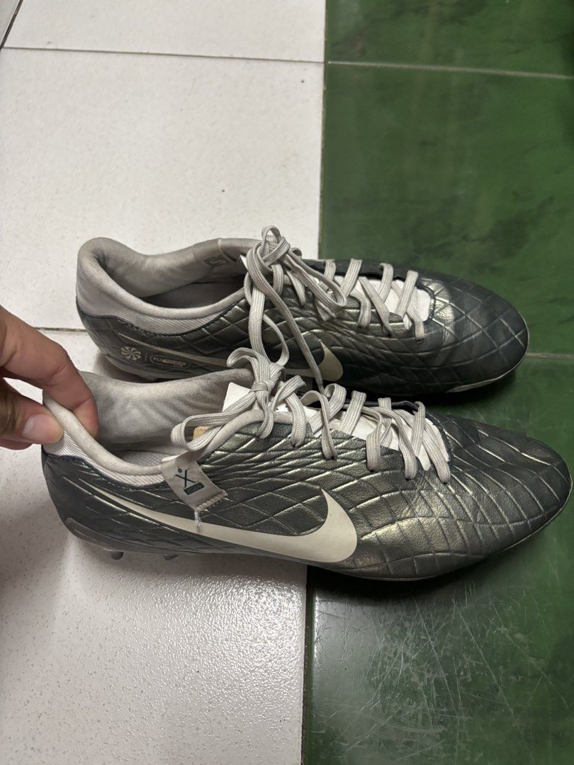 Nike Tiempo Legend 10 (Category: Sneakers) located in Pasig City. Submitted by bootsoftravel_ph (Listing ID 1461558664, Image 1). Description: Nike Tiempo Legend 10 used - Good FOR SALE Pair only FREE shipping!!! Issue: slight drags Rare Price ₱3,000 size: EU 42.5 / UK 8.5 / US 9 Guaranteed 100% Legit 💯 We ship nationwide 🚚 .