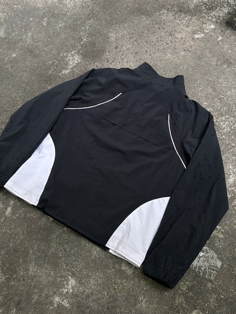Nike Track Jacket (Category: Coats, Jackets and Outerwear) located in Pateros City. Submitted by _ramonparian (Listing ID 1461422123, Image 2). Description: W: 18 L: 22 Color R: 9.9/10.