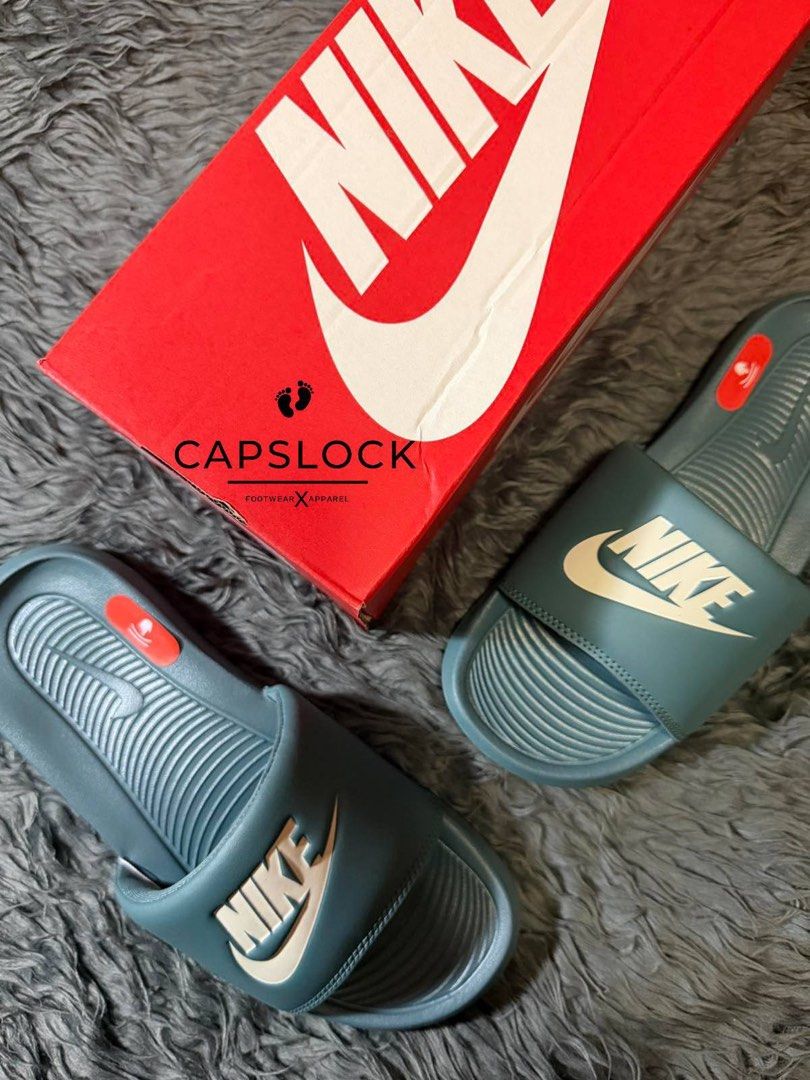 Nike Victori Slide (Category: Slippers & Slides) located in Manila. Submitted by caps.lock1 (Listing ID 1461394534, Image 1). Description: ✨ ℕ𝔼𝕎 𝔸ℝℝ𝕀𝕍𝔸𝕃 ✨ 𝑵𝒊𝒌𝒆 𝑽𝒊𝒄𝒕𝒐𝒓𝒊 𝑶𝒏𝒆 𝑺𝒍𝒊𝒅𝒆 ᴄᴏʟᴏʀ: ᴍɪɴᴇʀᴀʟ sʟᴀᴛᴇ/ᴄᴏᴄᴏɴᴜᴛ ᴍɪʟᴋ sɪᴢᴇ: 7/8/9/10/11 ᴜs ᴍᴇɴ ʙᴇʟᴏᴡ sʀᴘ: ₱1,300 ᴏɴʟʏ ▪️ᴏɴ ʜᴀɴᴅ▪️ʙʀᴀɴᴅɴᴇᴡ▪️ʟᴇɢɪᴛ💯 *𝐺𝑟𝑎𝑏 𝑦𝑜𝑢𝑟𝑠 𝑛𝑜𝑤.