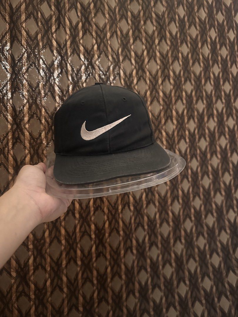 Nike vintage cap (Category: Caps & Hats) located in Manila. Submitted by bape_camo10 (Listing ID 1461476926, Image 1). Description: Authentic .