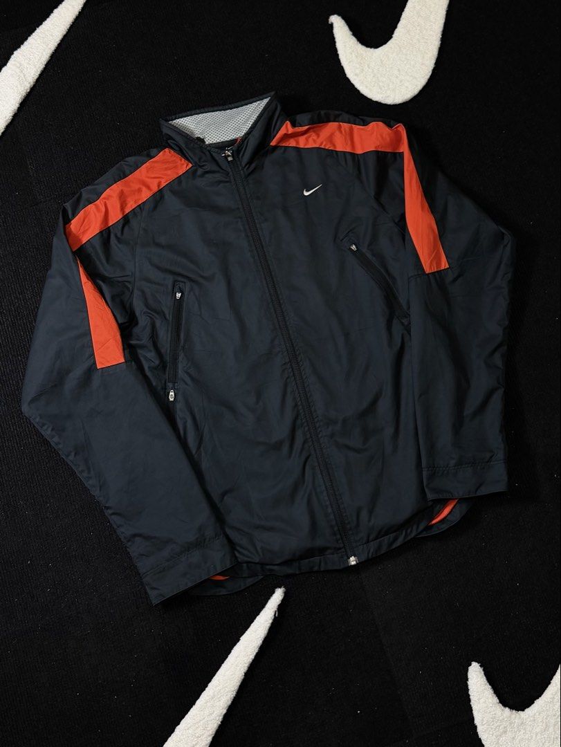 nike vintage windbreaker jacket (Category: Activewear) located in Manila. Submitted by styleandfly191238 (Listing ID 1461327066, Image 2). Description: length 27 width 23 issue none excllent condition complete tags and original color may vary due to light dm me for more inquiry mop g cash courier jnt or lalamove.