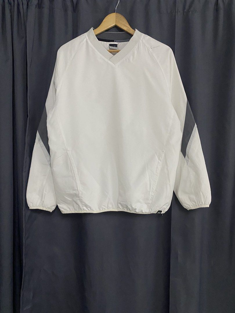 Nike White V-Neck Pullover Jacket (Category: Announcements) located in Santa Maria. Submitted by saintarchive316 (Listing ID 1461518099, Image 1). Description: - White Nike pullover jacket - V-neck design with grey sleeve accents - Elasticated hem and cuffs - Ideal for layering or light workouts - Made in China.