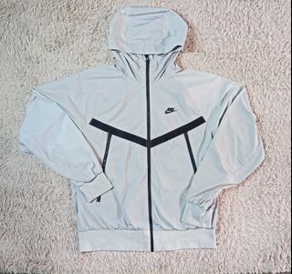 (Category: ) located in . Submitted by aeronroyyy (Listing ID 1461479732, Image 1). Description: .