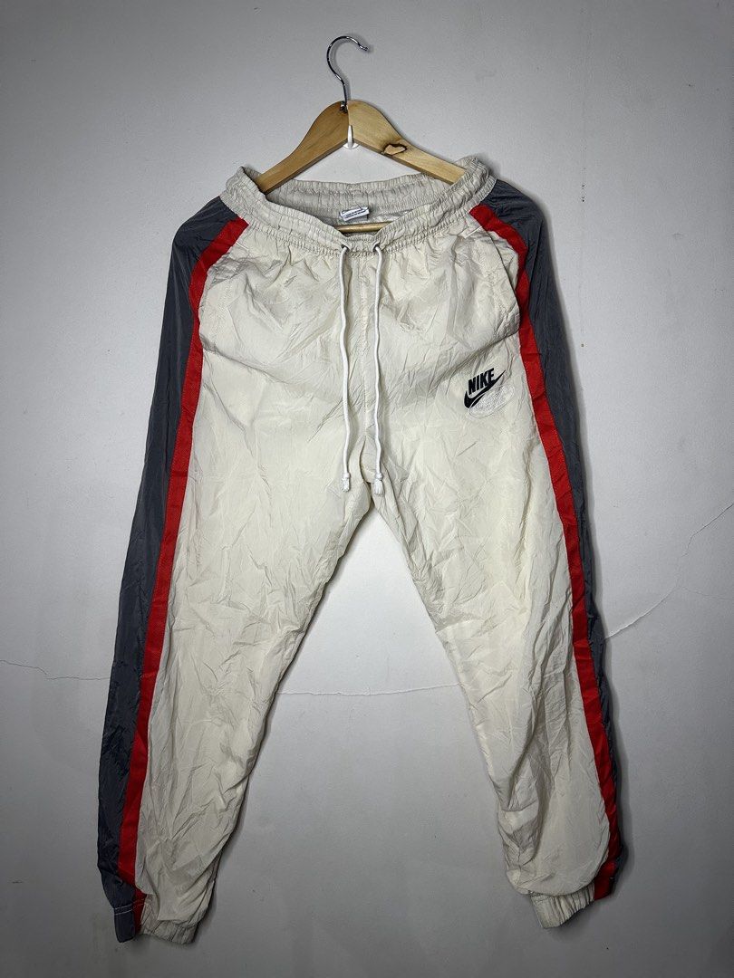 NIKE WOOVEN PANTS (Category: Jeans) located in Molave. Submitted by thriftmate13 (Listing ID 1461417080, Image 1). Description: .