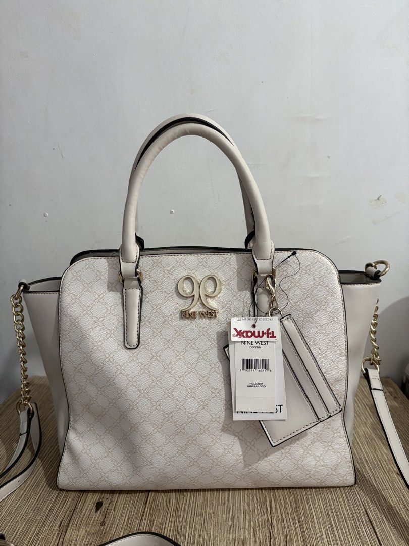 Nine West Devynn Vanilla Logo Shoulder Bag (Category: Shoulder Bags) located in Taguig. Submitted by blissdreana (Listing ID 1461505043, Image 2). Description: Brand new with tag Imported from Hawaii Includes removable card case Zip closure Spacious.