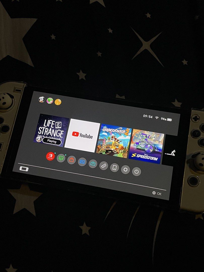 NINTENDO SWITCH OLED (Category: Nintendo) located in Manila. Submitted by sinisinta (Listing ID 1461334747, Image 2). Description: 🎮 NINTENDO SWITCH OLED + 6 GAMES FOR SALE!! 🎮 letting go of my nintendo switch oled 🥹 complete set + lots of games, so you can literally play right away! 📦 comes with: • switch oled console • original box • original joy-cons • original dock • original charger + hdmi • joy-con grip + straps • hori pouch • ALL origi