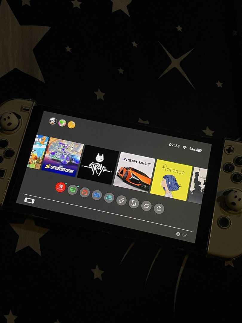 NINTENDO SWITCH OLED (Category: Nintendo) located in Manila. Submitted by sinisinta (Listing ID 1461334747, Image 3). Description: 🎮 NINTENDO SWITCH OLED + 6 GAMES FOR SALE!! 🎮 letting go of my nintendo switch oled 🥹 complete set + lots of games, so you can literally play right away! 📦 comes with: • switch oled console • original box • original joy-cons • original dock • original charger + hdmi • joy-con grip + straps • hori pouch • ALL origi